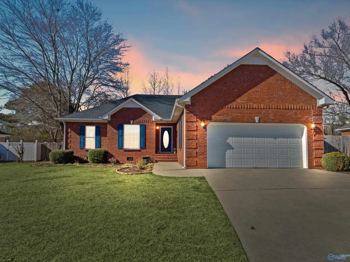 2005 Glenwood Drive Sw, Hartselle, AL 35640 - #1