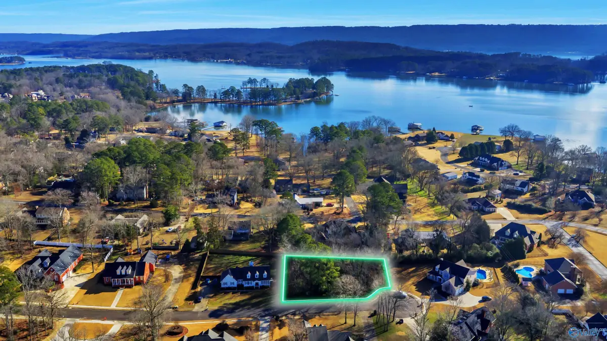 207 Willowchase Drive, Scottsboro, AL 35769 - Image #1