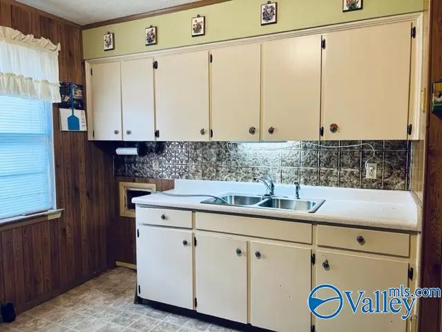 703 Freemont Street Sw, Decatur, AL 35601 - Image #2