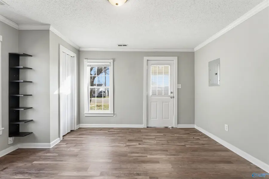 3402 8th Avenue Sw, Huntsville, AL 35805 - Image #2