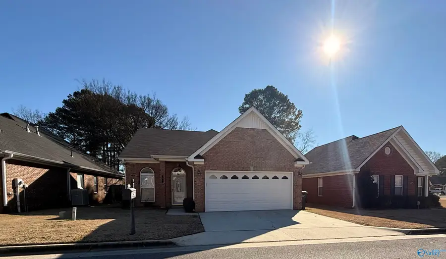 988 Tracey Lane, Decatur, AL 35601 - Image #2