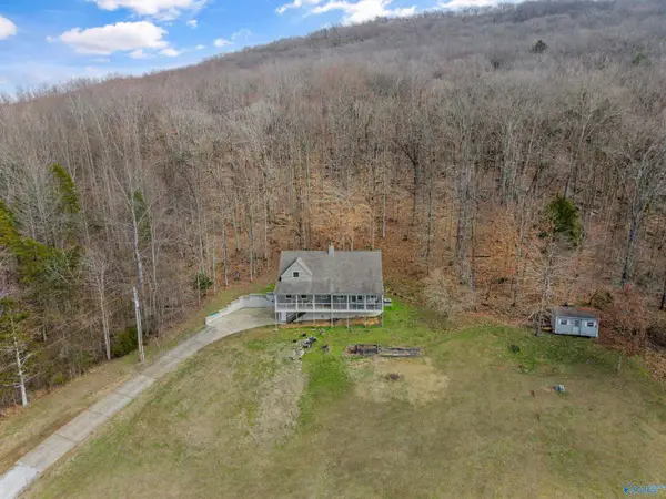 1660 Sharps Cove Road, Gurley, AL 35748