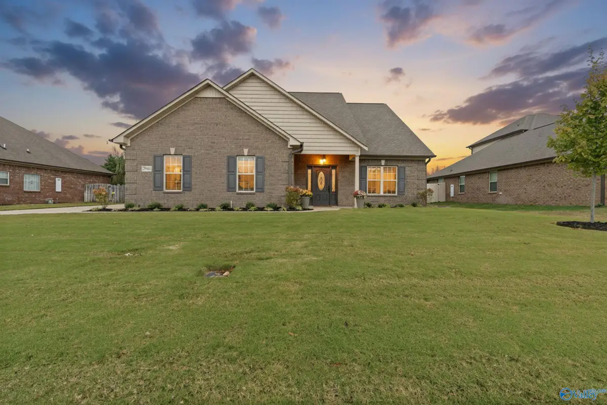 22883 Pin Oak Drive, Athens, AL 35613 - Image #1