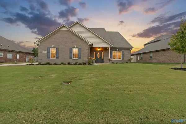 22883 Pin Oak Drive, Athens, AL 35613