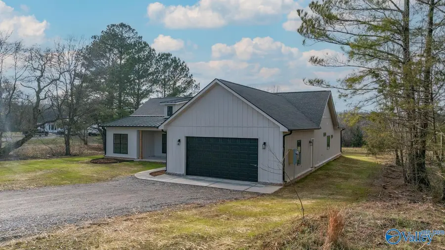 254 Prince Circle, Laceys Spring, AL 35754 - Image #2