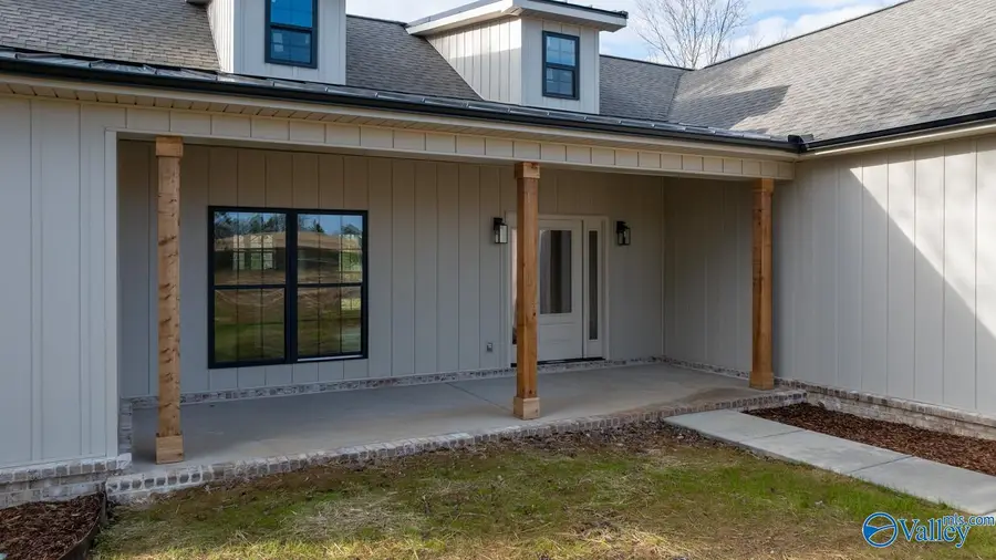 254 Prince Circle, Laceys Spring, AL 35754 - Image #3