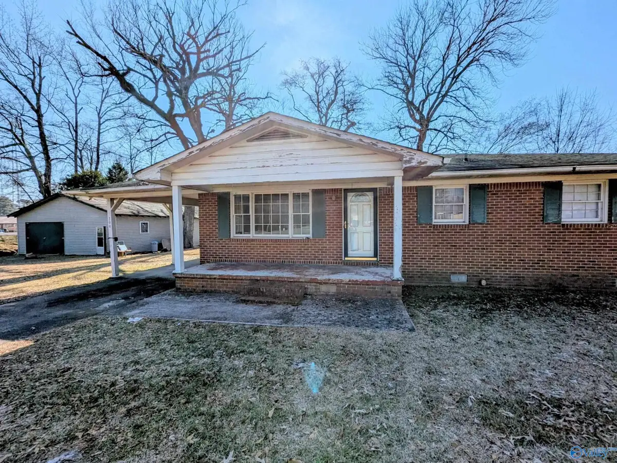 300 Longhorn Pass Nw, Hartselle, AL 35640 - #1