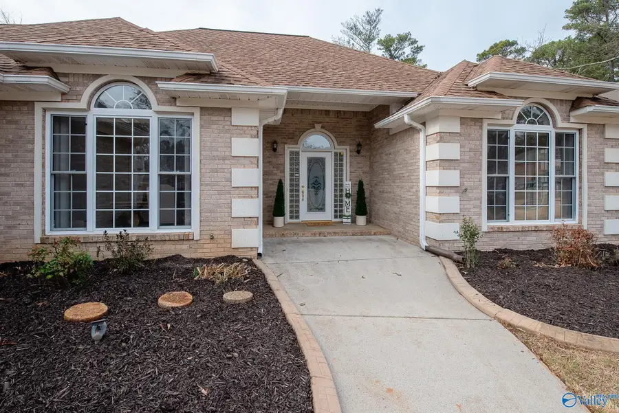 1701 Pinewood Drive Nw, Huntsville, AL 35806 - Image #2