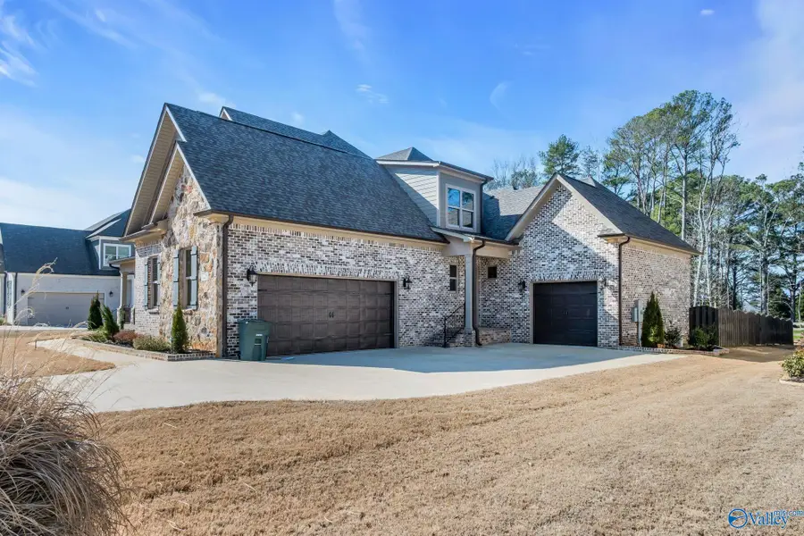 725 Indian Ridge Drive, Huntsville, AL 35803 - #2