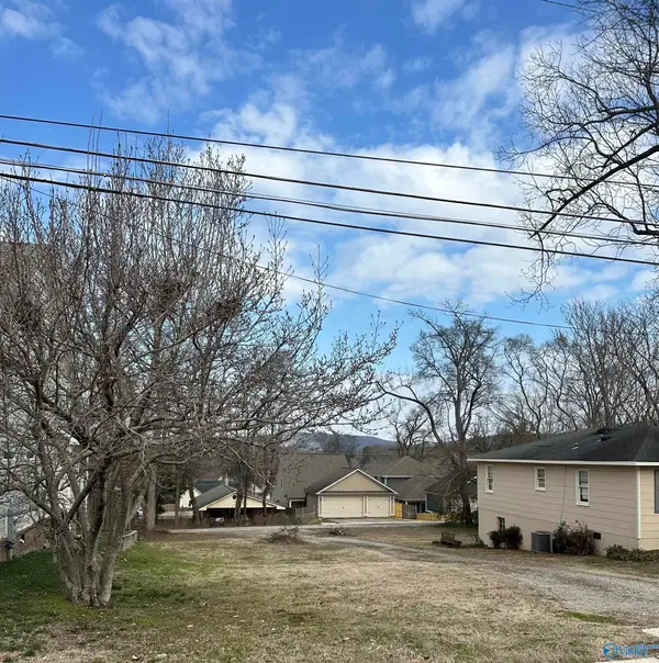 1305 Highland Avenue Se, Huntsville, AL 35801