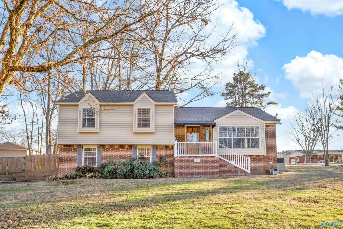 325 Greenwood Avenue, Boaz, AL 35957 - #1