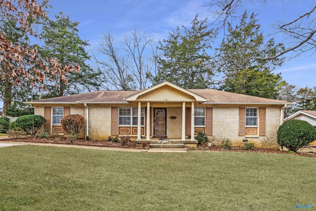 2107 Rodgers Drive Ne, Huntsville, AL 35811 - Image #1