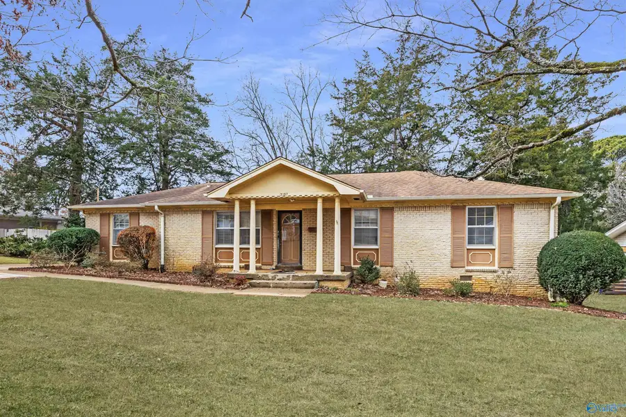 2107 Rodgers Drive Ne, Huntsville, AL 35811 - Image #2