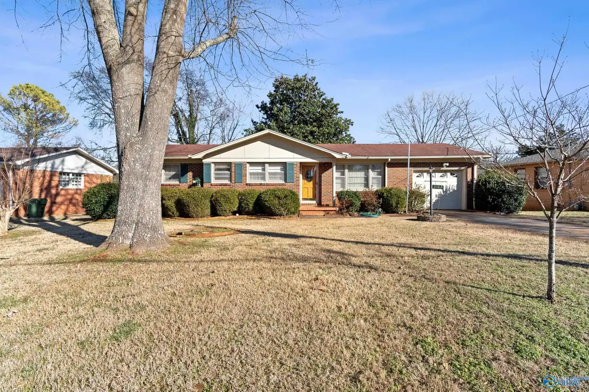 2107 Euclid Road Nw, Huntsville, AL 35810 - Image #1