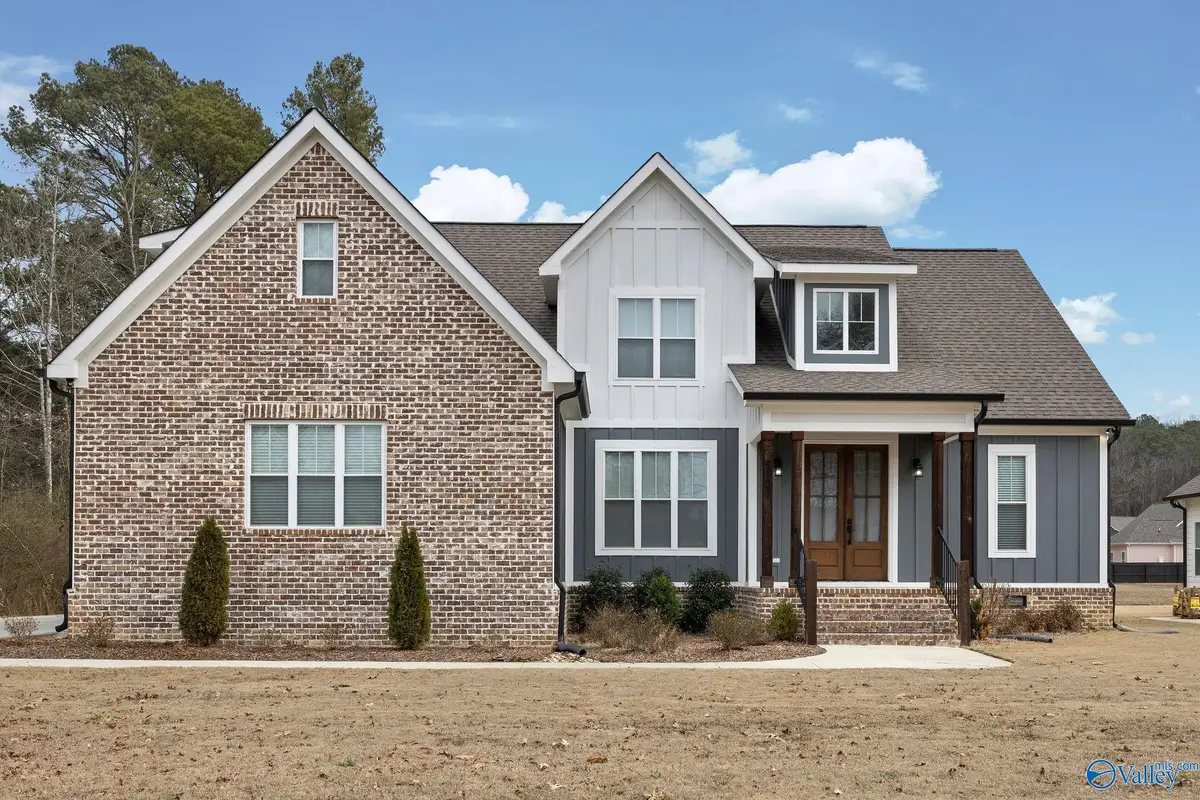 5107 Spring Creek Drive, Guntersville, AL 35976 - #1