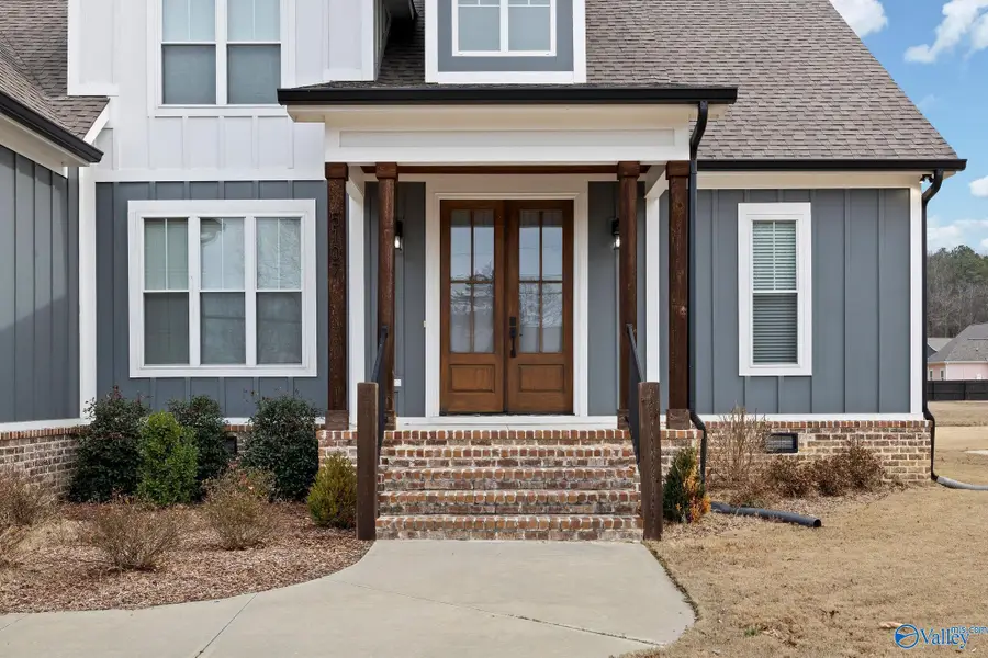 5107 Spring Creek Drive, Guntersville, AL 35976 - #2