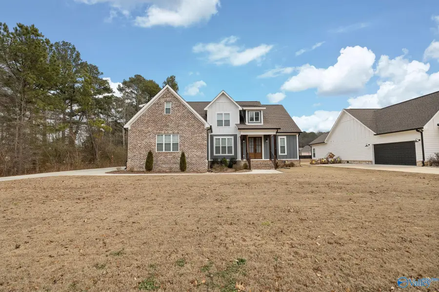 5107 Spring Creek Drive, Guntersville, AL 35976 - #3