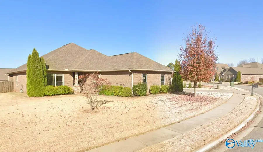 22 Cypress Grove Lane Sw, Huntsville, AL 35824 - Image #2