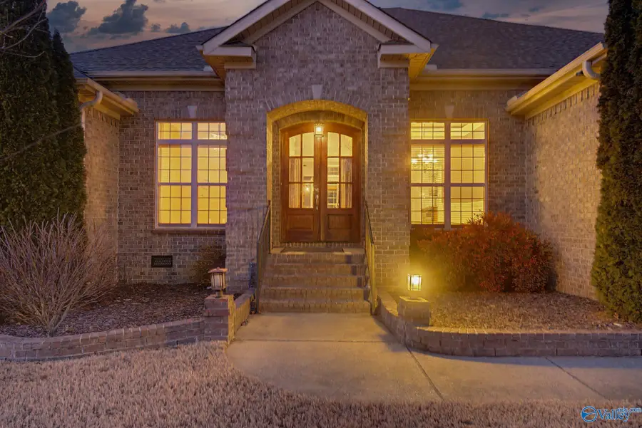 7041 Pale Dawn Place Se, Owens Cross Roads, AL 35763 - Image #2