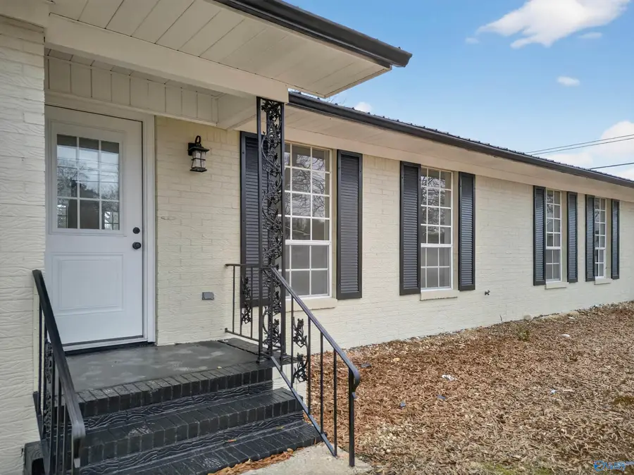 2610 Barnes Drive, Gadsden, AL 35903 - #2