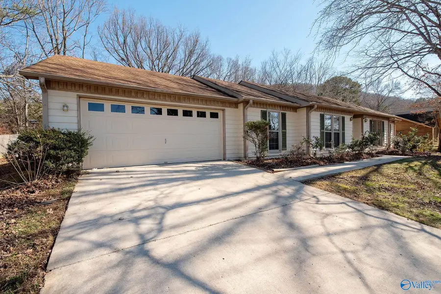 2705 Willena Drive Se, Huntsville, AL 35803 - #2