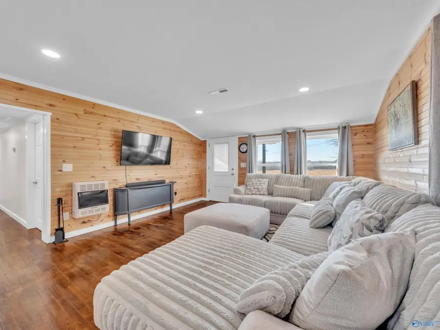 6252 County Road 72, Fyffe, AL 35971 - #3