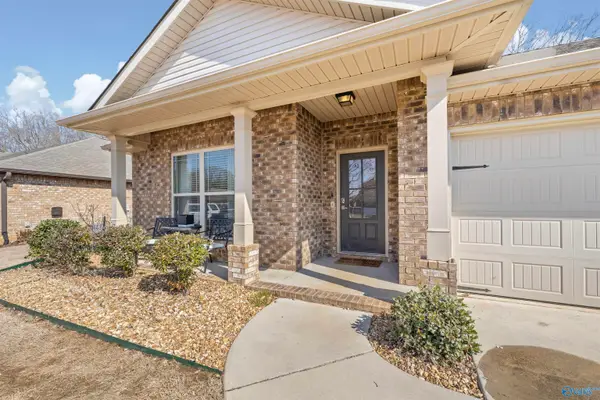 361 Willow Bank Circle, Decatur, AL 35603