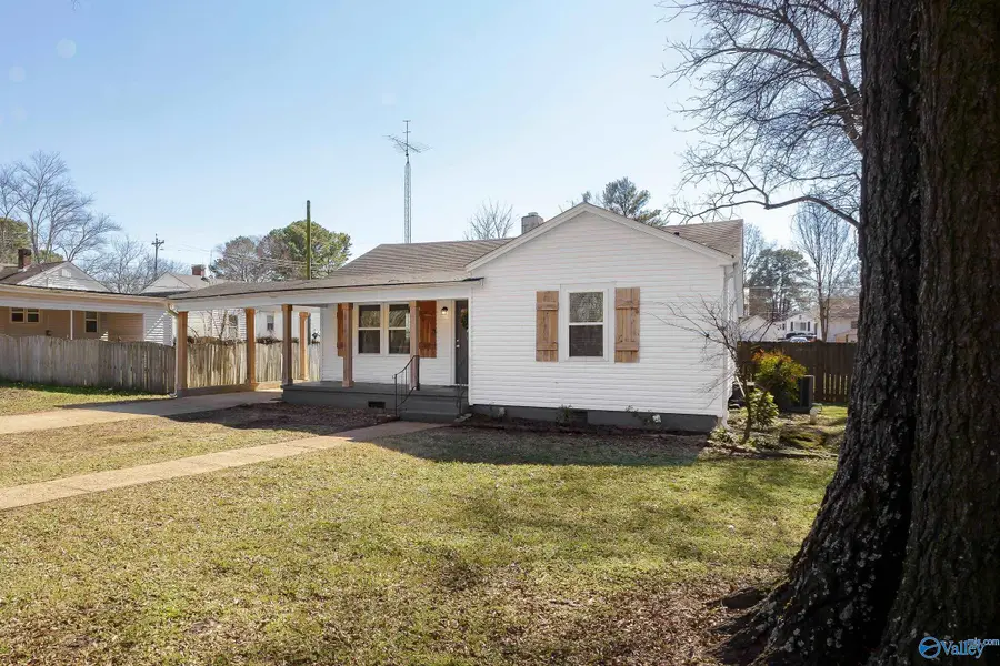 1014 N Commons Street E, Tuscumbia, AL 35674 - #2