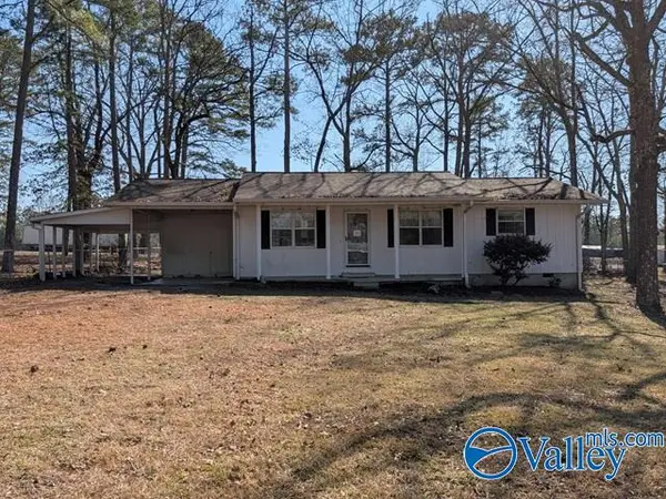 1022 Lindsey Drive, Centre, AL 35960