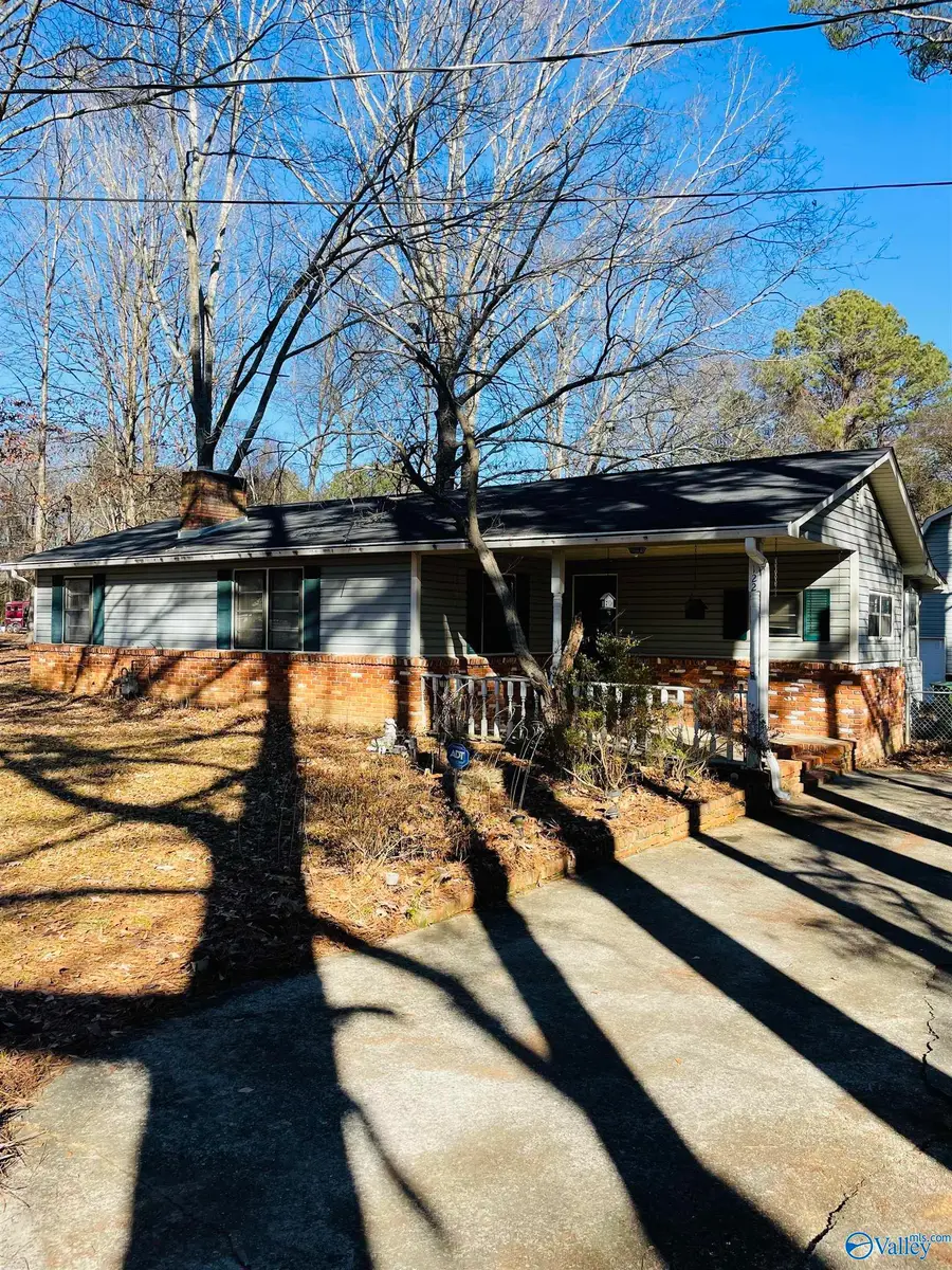 122 Hamaker Street, Decatur, AL 35603 - #2