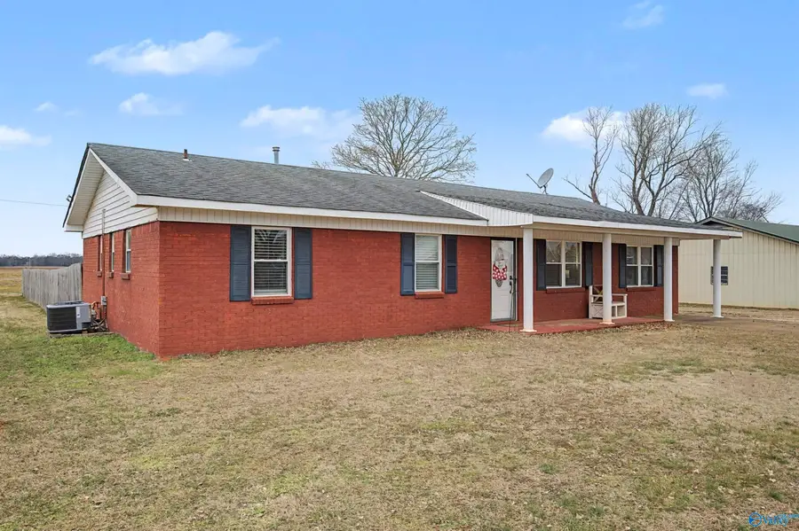89 Tana Avenue, Courtland, AL 35618 - #2