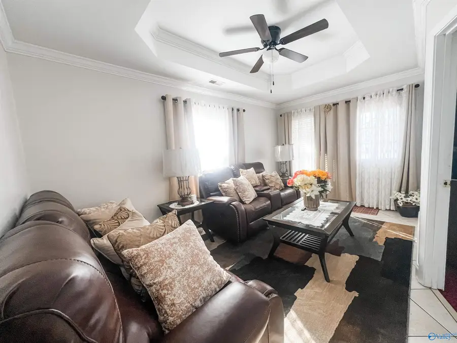 1827 Mount Zion Avenue, Gadsden, AL 35904 - #2