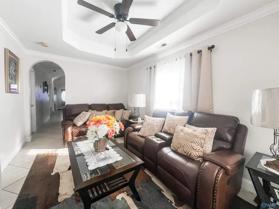 1827 Mount Zion Avenue, Gadsden, AL 35904 - #3