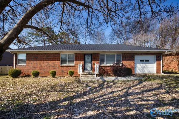 2511 Andrew Jackson Way Ne, Huntsville, AL 35811