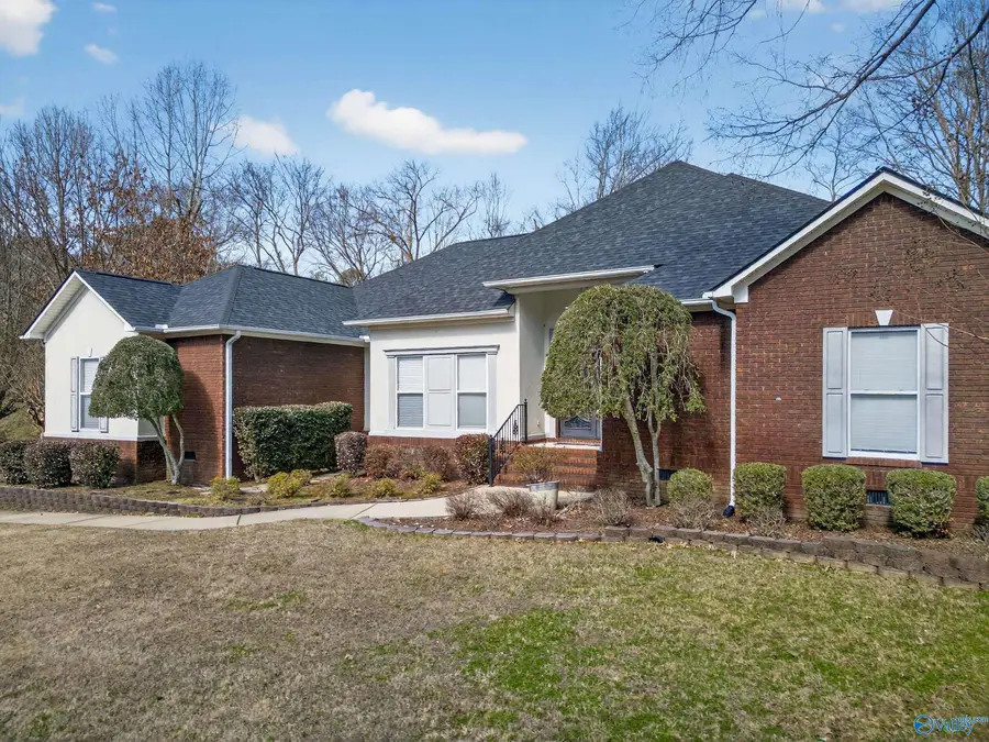 202 Dunaway Trace, Rainbow City, AL 35906 - #2