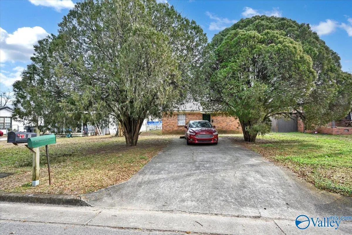 410 11th Avenue Sw, Decatur, AL 35601 - #1
