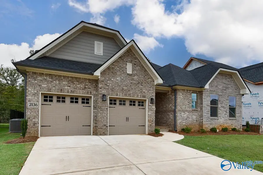 2113 Bloomfell Bend, Huntsville, AL 35802 - #2