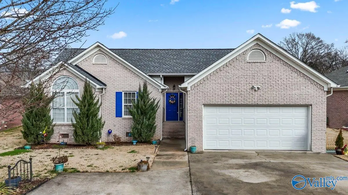 403 E Charlotte Avenue, Scottsboro, AL 35768 - #1