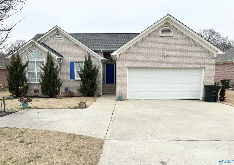 403 E Charlotte Avenue, Scottsboro, AL 35768 - #2