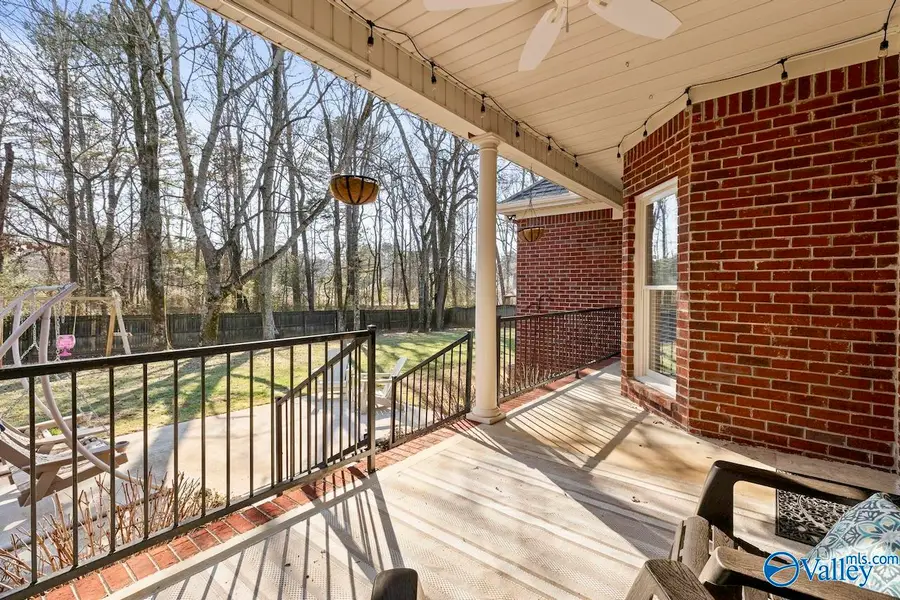 154 Redcliffe Drive, Huntsville, AL 35806 - #3