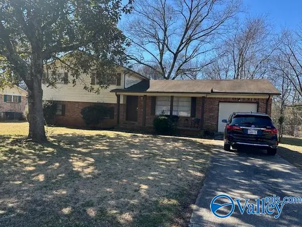 4011 Gunnison Lane Nw, Huntsville, AL 35810