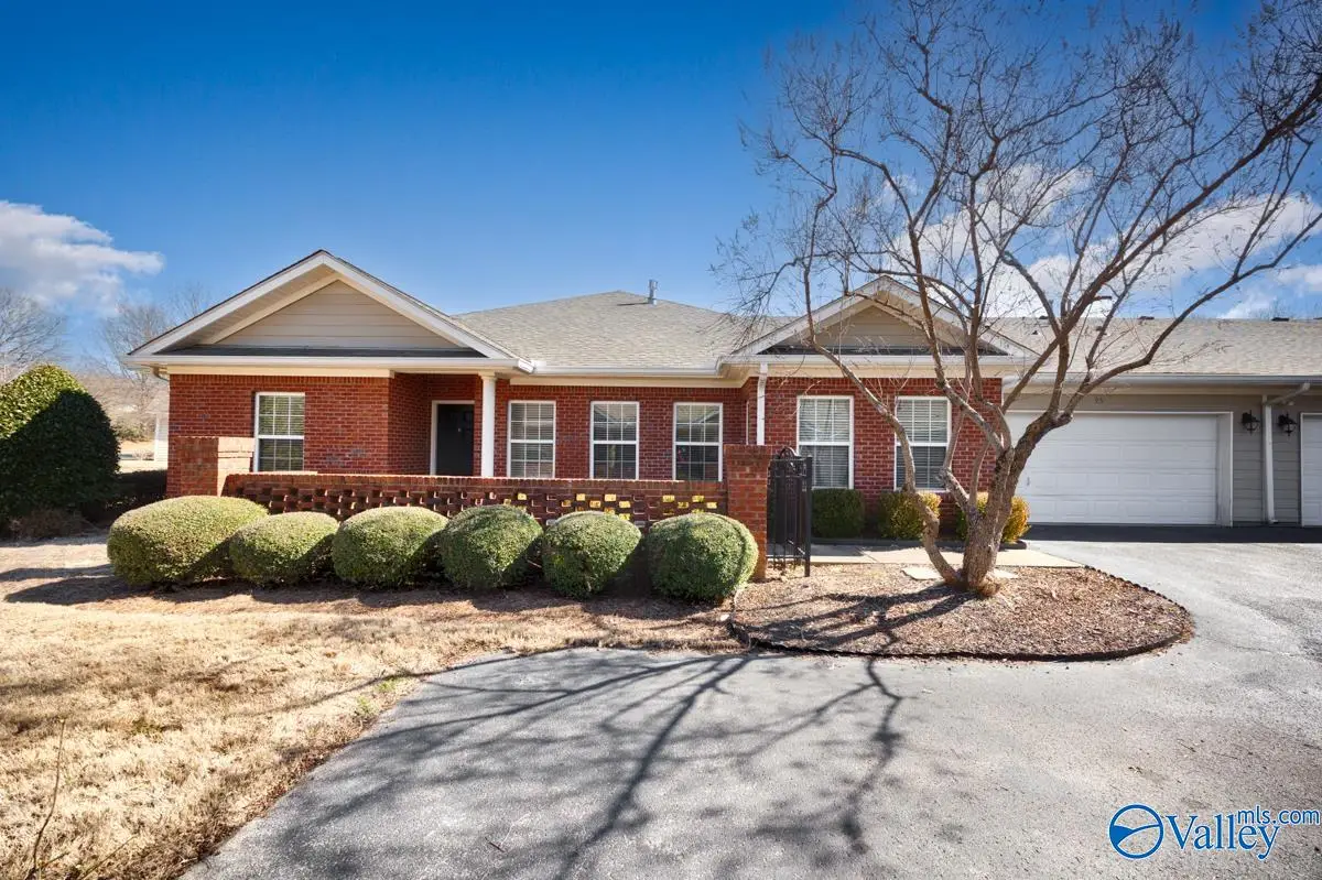 95 Valley Way Circle, Huntsville, AL 35802 - #1