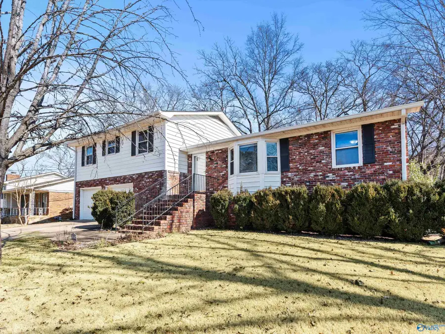 327 Pawnee Trail Se, Huntsville, AL 35803 - #2