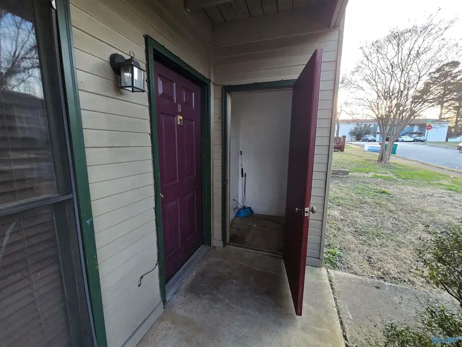 6207 Friar Tuck Drive Nw, Huntsville, AL 35806 - #2