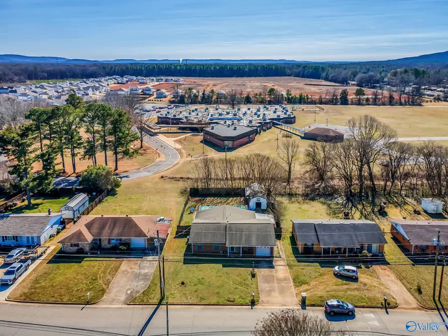 3411 Conger Road Sw, Huntsville, AL 35805 - #3