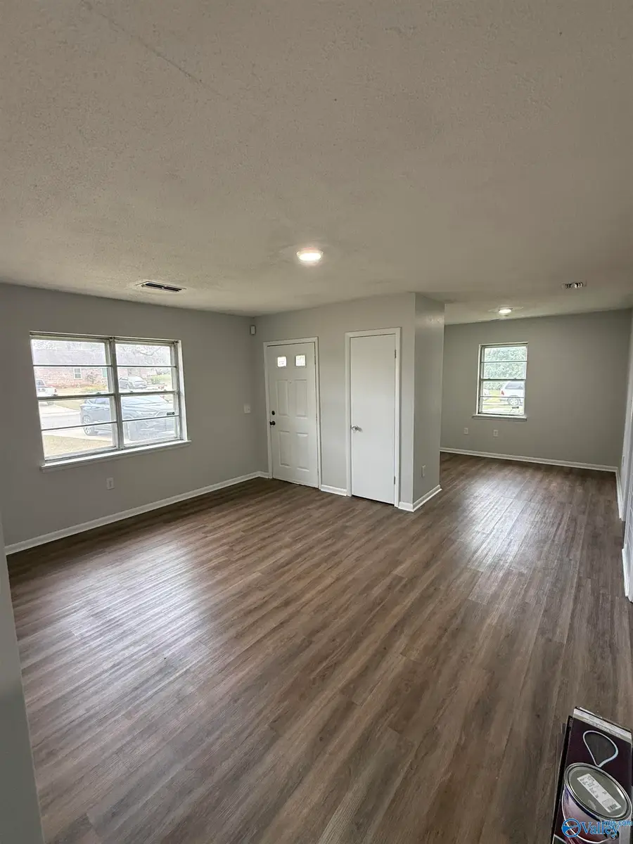 102 Elm Court Ne, Decatur, AL 35601 - #2