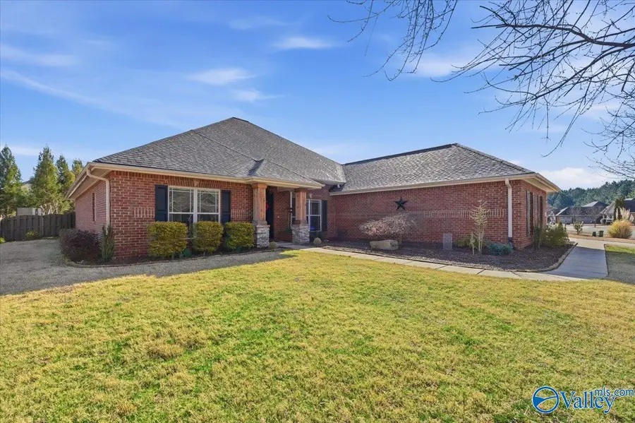 63 Walnut Cove Boulevard Sw, Huntsville, AL 35824 - #2