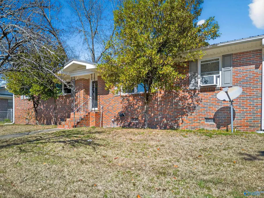 116 Cleveland Court, Gadsden, AL 35901 - #3
