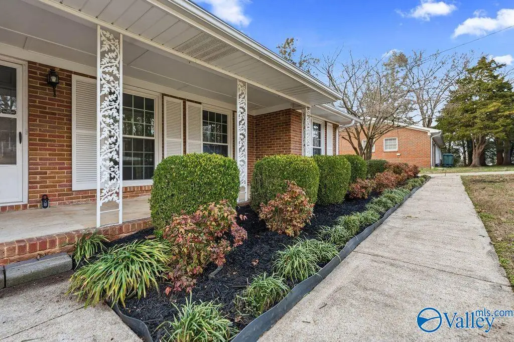 8602 Hickory Hills Lane Se, Huntsville, AL 35802 - #1