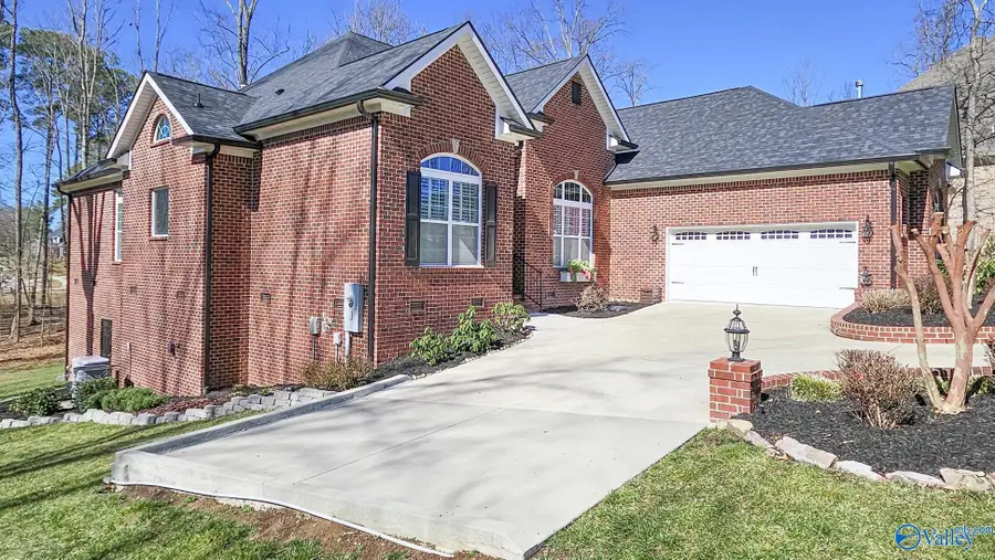 41 Verdant Circle Se, Huntsville, AL 35803 - #2